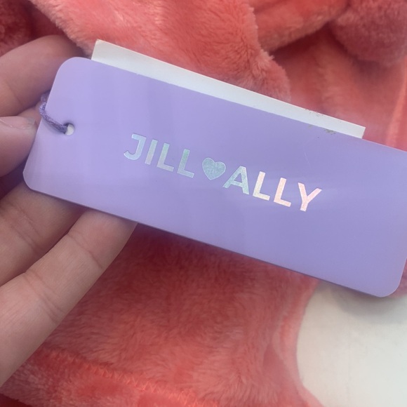 Jill💖Ally Pom Pom blanket - Picture 4 of 8